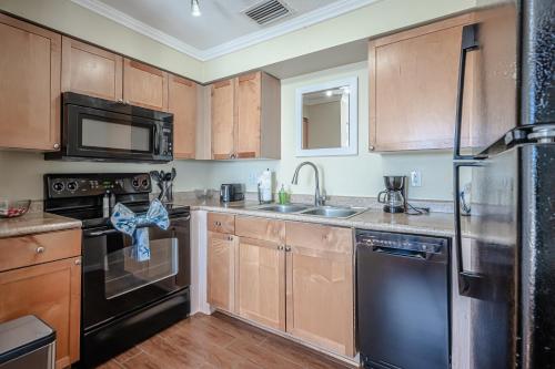 Sunny 1 Br Condo on the Water in St Petersburg, FL - 편의 시설/서비스
