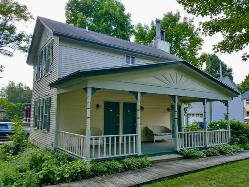 Historic Devoe House-Walk to Downtown Arts and Restaurants