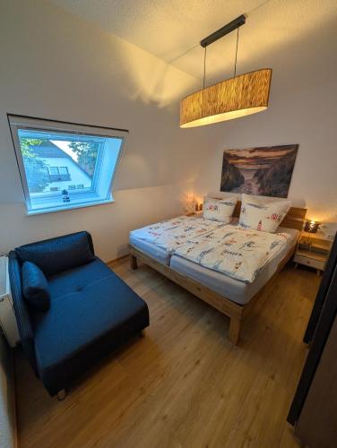 1 queen bed, 1 sofa bed