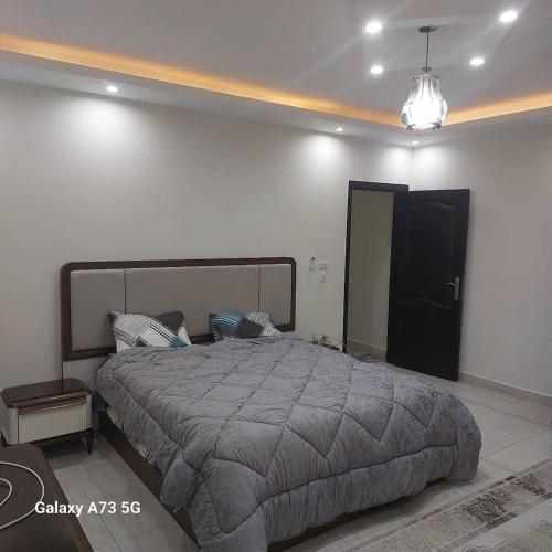 Luxury apartment at giza near to pyramids, Káhira