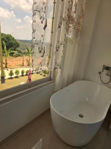 Empire pool villa in Calumpang