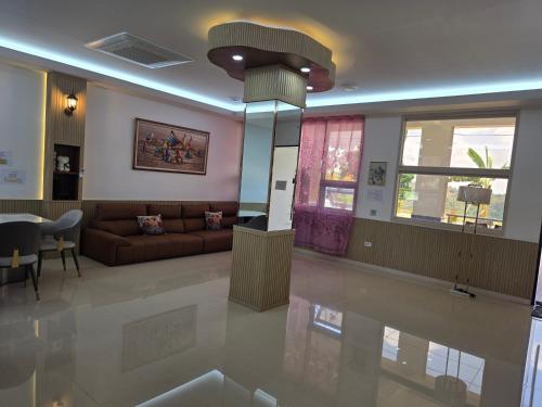 Empire pool villa in Calumpang