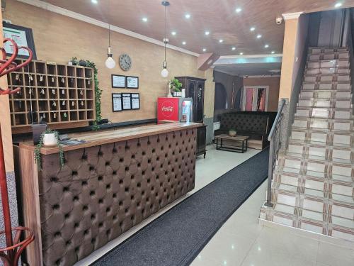 ล็อบบี้, Prenoociste Simke in กัต