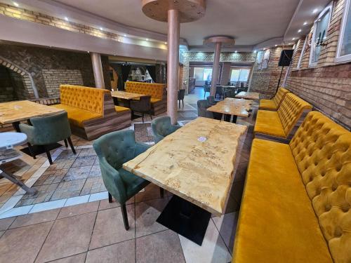 ห้องอาหาร, Prenoociste Simke in กัต