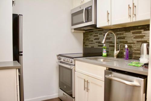 Stay In Times Square! 2-Bedroom Apartments, Nowy Jork (zdjęcie 4)