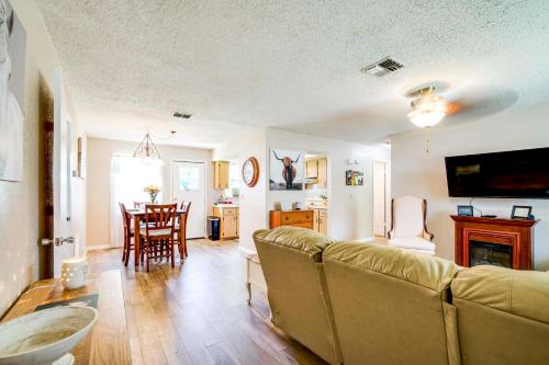 Explore Weeki Wachee Springs Pet-Friendly Home in Brooksville (FL)