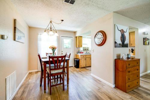 Explore Weeki Wachee Springs Pet-Friendly Home in Brooksville (FL)