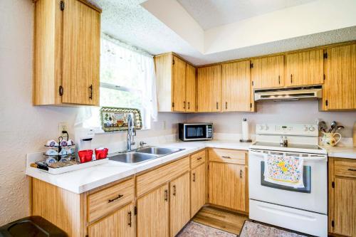 Explore Weeki Wachee Springs Pet-Friendly Home in Brooksville (FL)