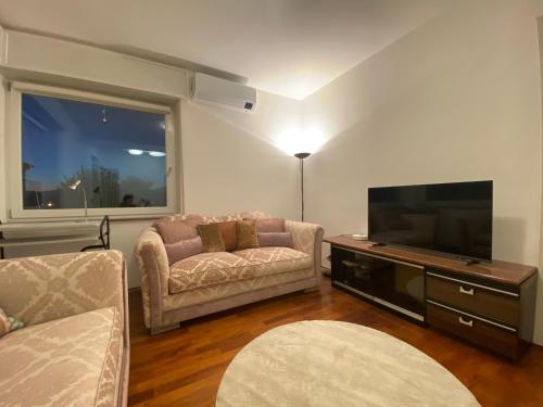 Silencio Apartment - 10 minutes walk to center - Free parking in บาซซาโน่ เดล กรัปปา