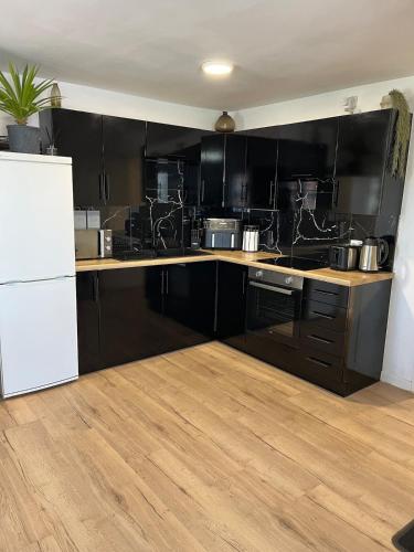 2 Bed Modern Apartment in เฮย์ดอกค์