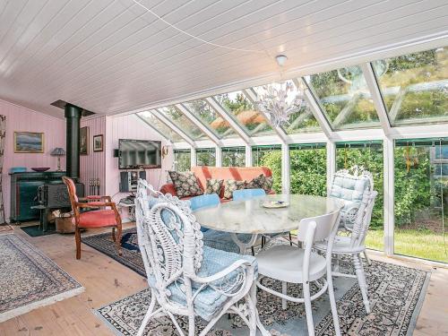 Holiday Home with Terrace  Fire Pit in ธิสเทด