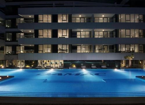 Damac Maison Canal Views Luxe Waterfront 2BR APT with Office -Sleeps 6 Guests, Dubaï (photo 9)