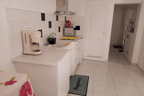 Ravissant studio sous maison, avec parking gratuit in Сан-Бріс-су-Форе