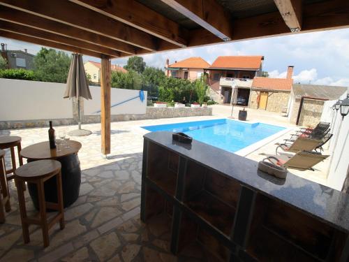 Villa in Poličnik with Pool near Zadar, Poličnik (foto 8)