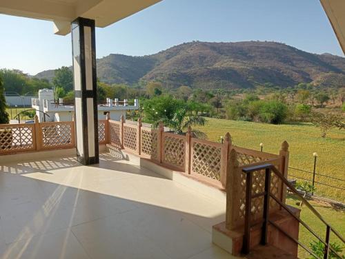 Balkons/terase, WILD RIDGE SARISKA RESORT in Viratnagar