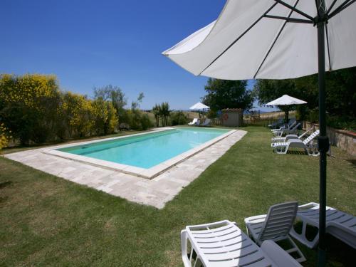  Farmhouse in Tuscany near Siena & Hot Springs in Castelnuovo Berardenga