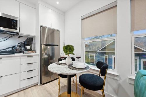 View, Peaceful 1-BR Stay w/ Putting Green near Downtown in West Dallas