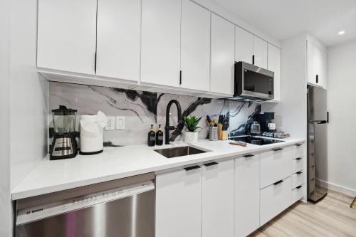 Facilities, Peaceful 1-BR Stay w/ Putting Green near Downtown in West Dallas