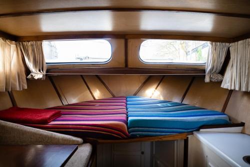 The fun boat - off grid - city centre - warm & cosy, Bath (photo 6)