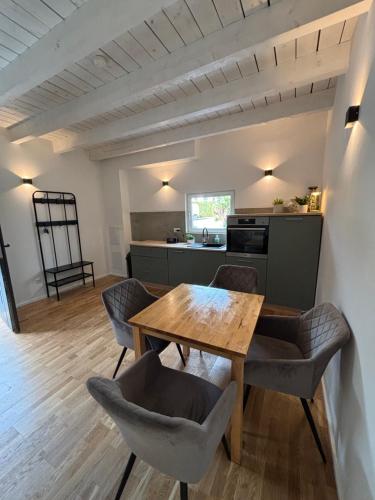 Chalet Ruhrtal Meschede Freienohl mit Parkplatz und Klimaanlage in Meschede, Deutschland