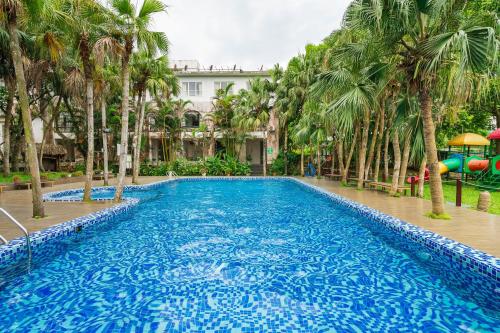 Swimming pool, Lumiere Family Retreat & Villas Ba Vi Ha Noi near Duong Lam Ancient Village