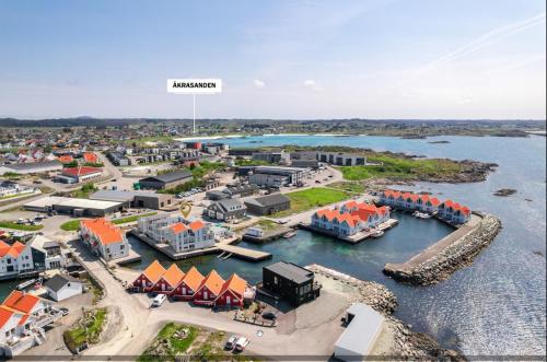 Flott Leilighet, 1 etasje med nydelig sjøutsikt in Åkrehamn