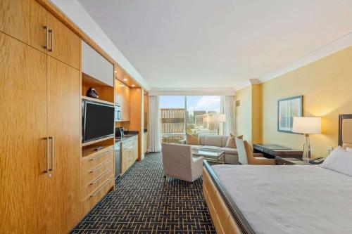 Trump Hotel Las Vegas Studio Strip Views - image 4