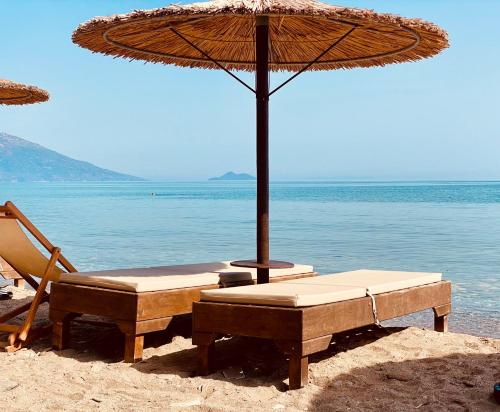Πέτρινο σπίτι δίπλα στη θάλασσα, Votsalákia (photo 6)