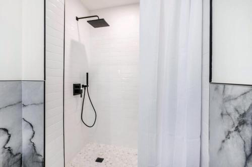 Fifth-2A I Brand New 2BR Heart of Greenwich village, New York (Foto 9)