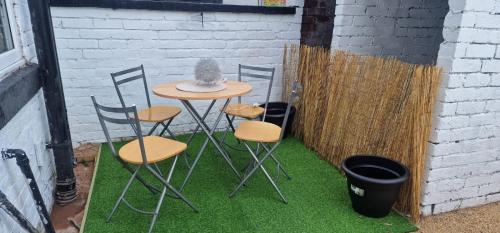 設施, 2 Bed Dukinfield Home, Suitable For Contractors, Families, Parking Available in 達金菲爾德