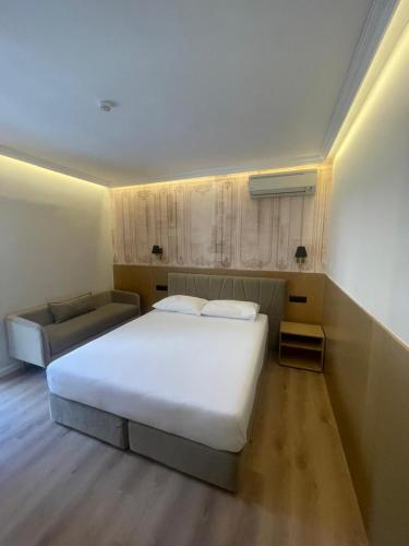 Hotel Piemonte, Тирана