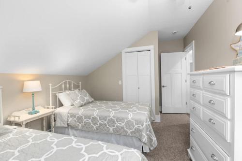 Clinton Ave Retreat - image 3