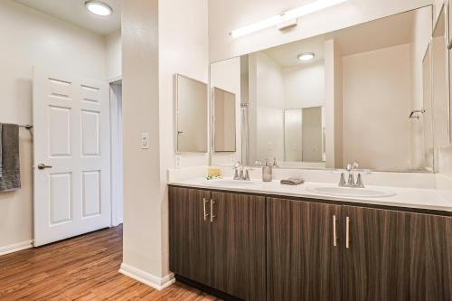 Big 3BD 2BA Apt with Pool and Gym near Venice Beach, Los Angeles (fotografie 10)
