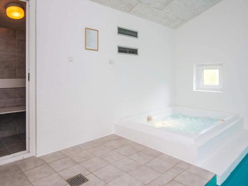 สระว่ายน้ำ, Renovated Retreat with Pool - By Traum Ferienwohnungen in เคียร์เกบี