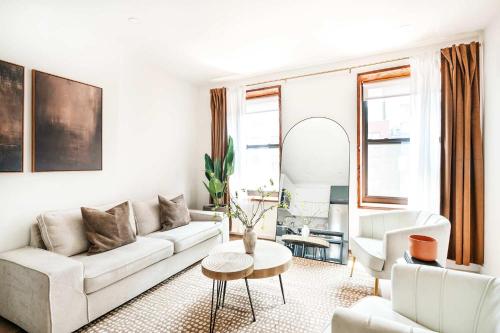 319 3A XL New Modern 1BR Union Square WD in Unit, New York