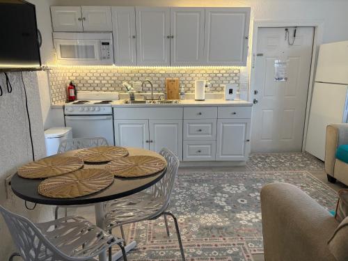 Facilities, Mermaid's Lighthouse in Palm Beach International Airport