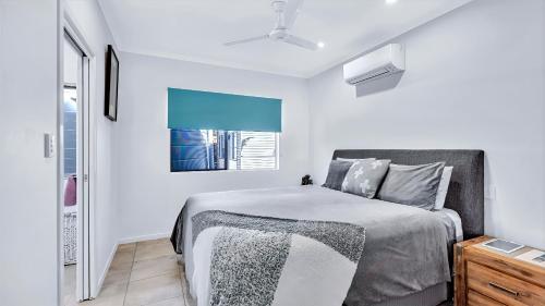 Vannas istaba, "Tranquillity by the Sea" your Hideaway Bay Holiday Rental-Whitsundays in Hideaway Bay