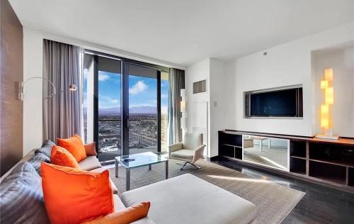 Stunning Views Palms 27303