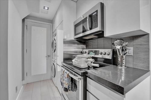 SoHo Designer 2BR w balcony, New York (Foto 3)