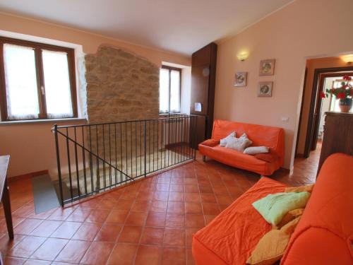 Létesítmények, Mansion in Apecchio near Lake and Pool in Apecchio