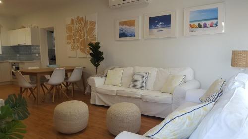 "Wines and Waves" - best of the coast and gateway to southern wine regions! in Christies Beach