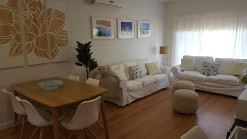 "Wines and Waves" - best of the coast and gateway to southern wine regions! in Christies Beach