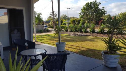 "Wines and Waves" - best of the coast and gateway to southern wine regions! in Christies Beach