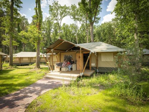 Luxuszelt im Serengeti Park in Hodenhagen, Deutschland