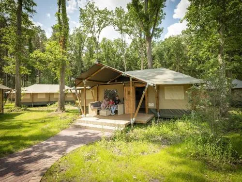 Luxuszelt im Serengeti Park in Hodenhagen, Deutschland
