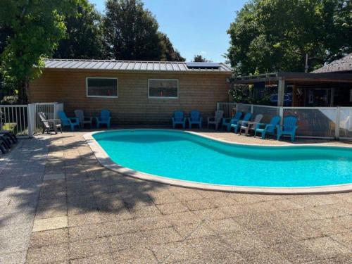 Chalet cosy avec terrasse - 2 chambres, 4 personnes - API-1-52-350 in 吉蒙孔