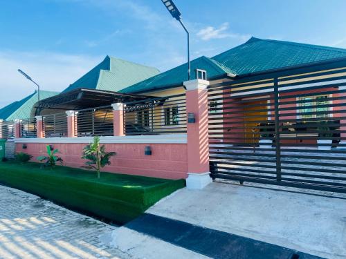 Chizzy Shortlets in Warri