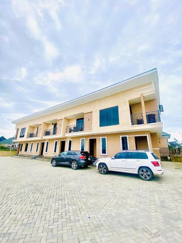 Chizzy Shortlets in Warri