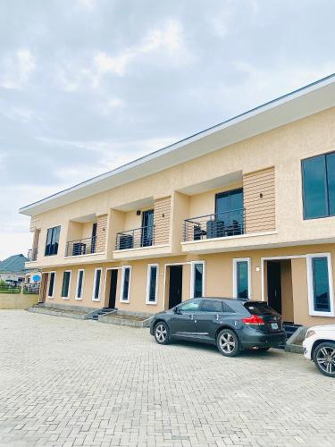 Chizzy Shortlets in Warri