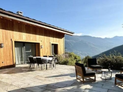 Chalet spacieux aux Allues, 12 pers., sauna, terrasse - FR-1-180-662 in Les Allues